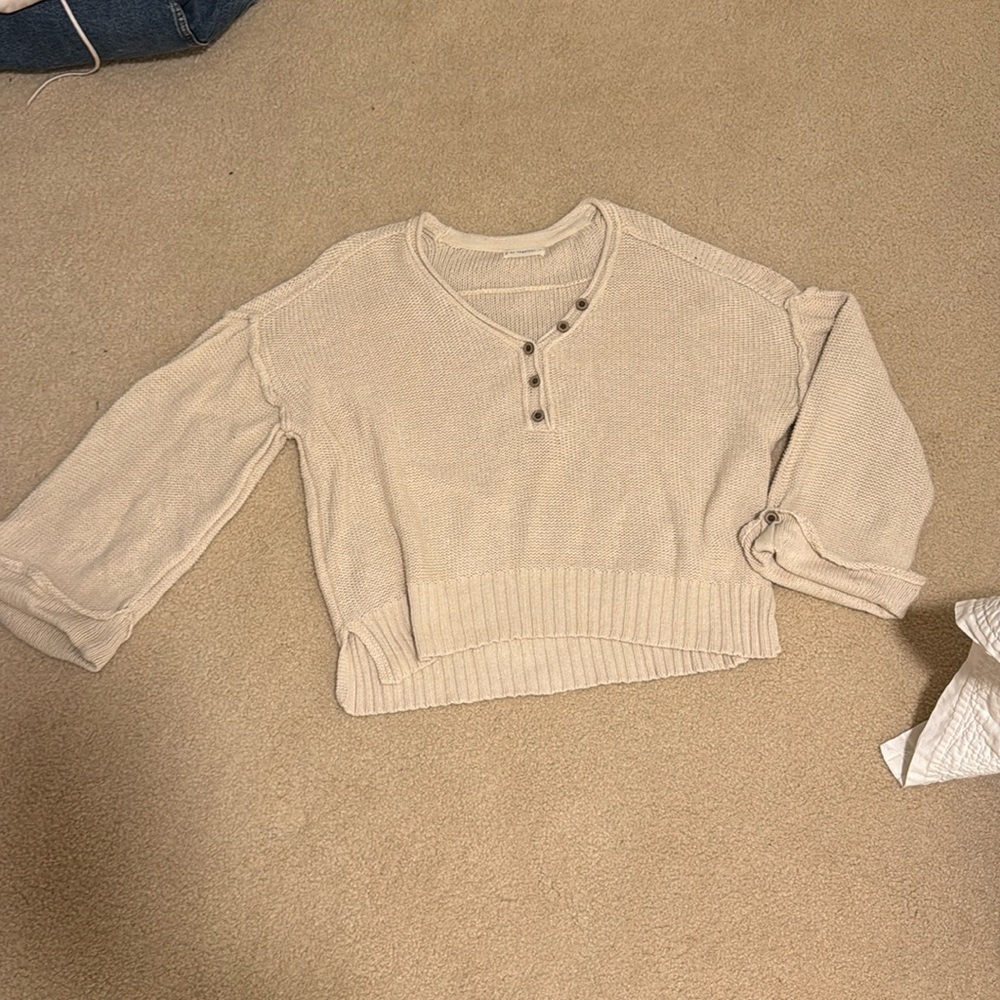 Adorable cream wide sleeve sweater!!